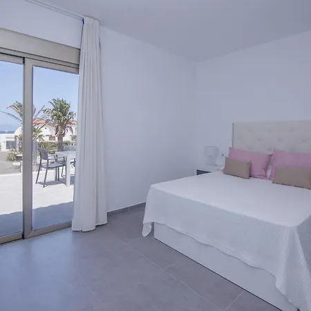 2 Beachfront By Holidays Corralejo