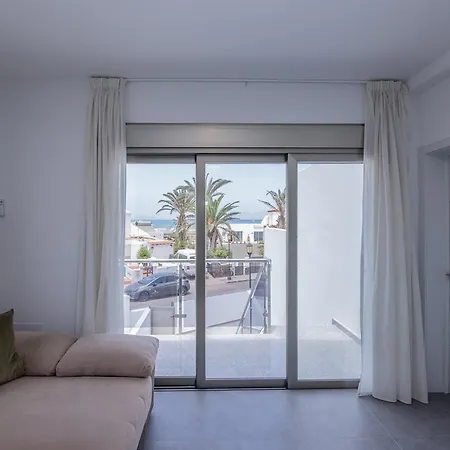 2 Beachfront By Holidays Apartment