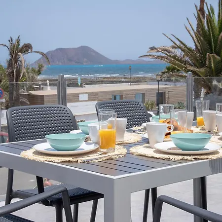 Apartment 2 Beachfront By Holidays *